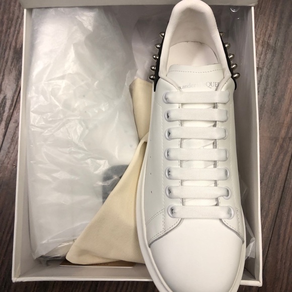 Alexander McQueen - Picture 2 of 2